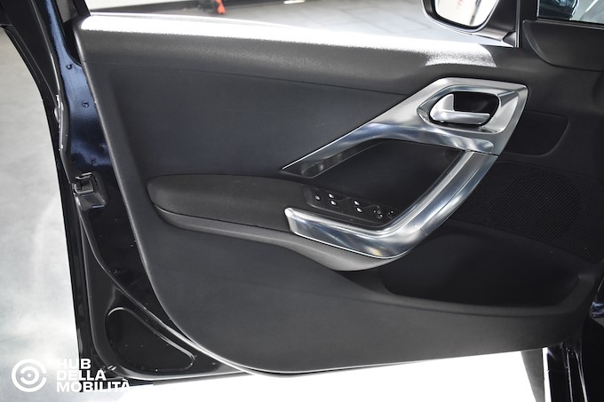 PEUGEOT BlueHDi 120 S&S Allure